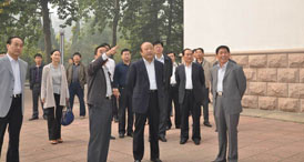 ��ί��ӛ�����˴�ί�����Ώ���܊ҕ���R�ʼ����W(xu��)Ժ