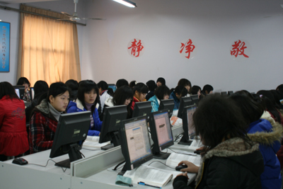 �R�����ѷ��b�M(j��n)�ތW(xu��)У