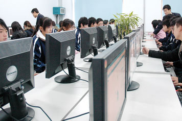 �������Ǽ�У