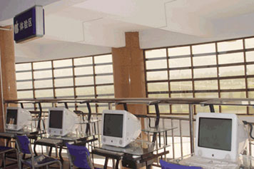 �������Ǽ�У