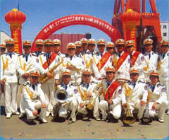 四八零八技校軍樂團(tuán)為新船下水儀式表演