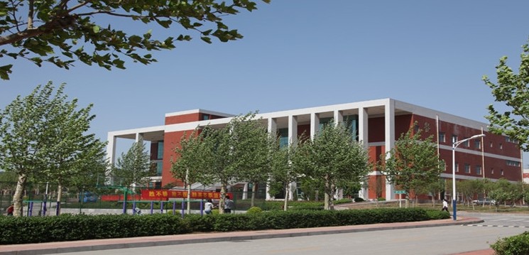 ɽ�|ˮ�������W(xu��)Ժ���,�ஔ(d��ng)��1000���@���