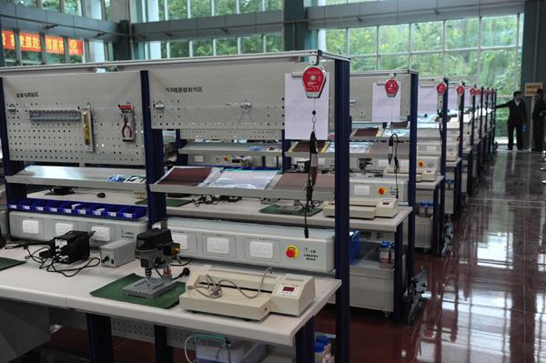 �Ͳ������W(xu��)Ժ�C(j��)�һ�w��