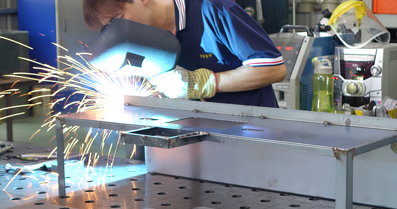 �Ͳ����ӌWУ�Ă���