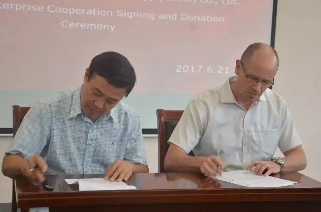 ɽ�|��·�����W(xu��)Ժ�c�֠��ֹ�˾�e��У��������s�xʽ��EC80D�ھ�C(j��)��ٛ�xʽ