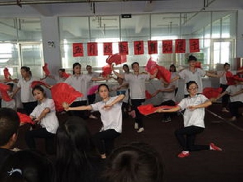 ����Ů�ӌW(xu��)У�ă�(y��u)����������Щ