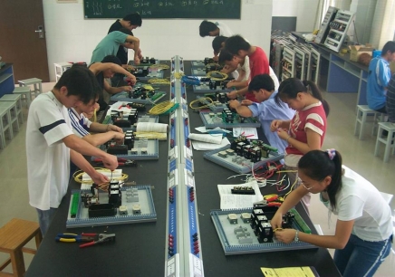 �ĳ����A��У�ľS�ތ�(zhu��n)�I(y��)��B