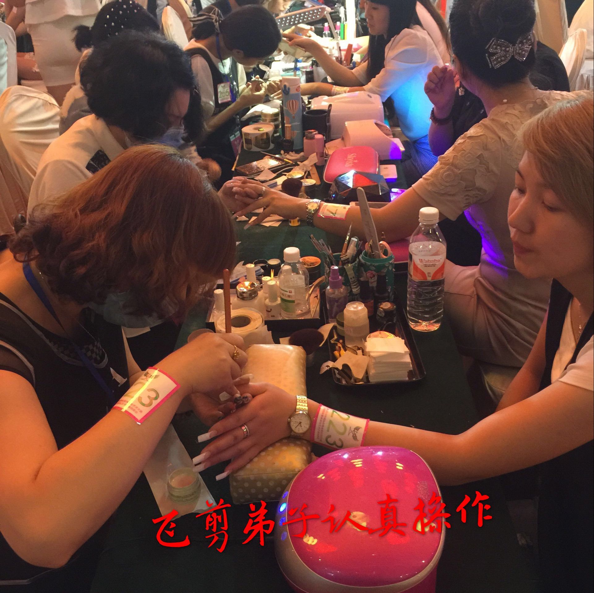 �������׌W(xu��)У��ô�ӣ����Y��������