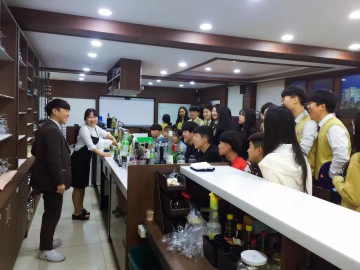 �{(l��n)���I(y��)�W(xu��)У���n����  ���H��ҕҰ�M(j��n)һ���،�