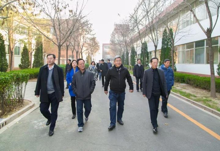 ɽ�|ʡҎ(gu��)�����е��I(y��)�W(xu��)У��սM���{(l��n)���I(y��)�W(xu��)У�M(j��n)�Є�(chu��ng)���������