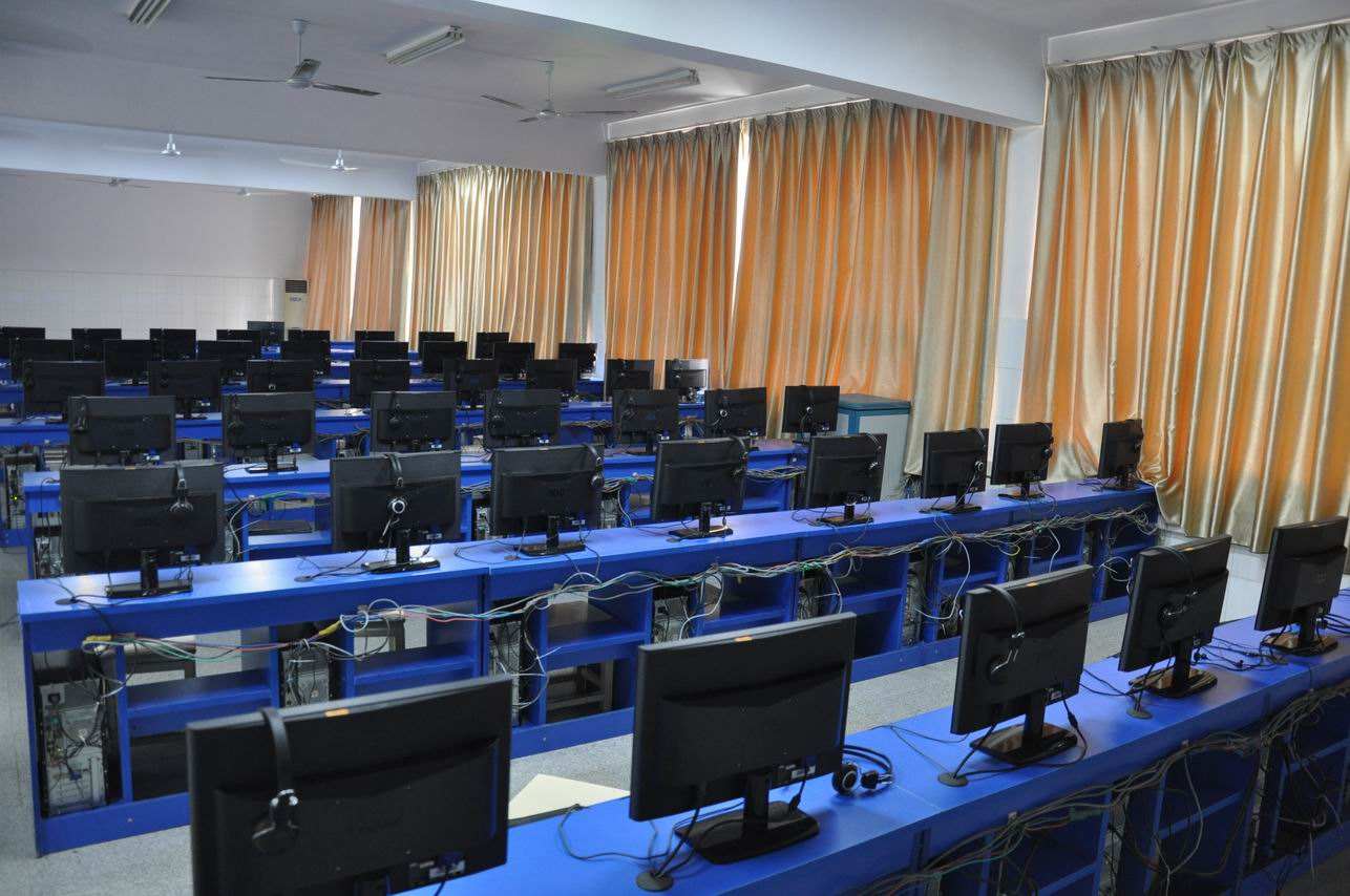 �H���м��g(sh��)�W(xu��)Ժ��Ӌ(j��)��C(j��)��(y��ng)��С���R(sh��)