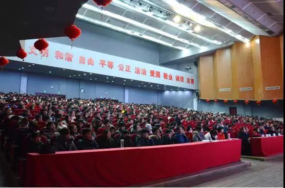 ���u��ίʮ�Ŵ������v�F(tu��n)�ɆT���M(j��n)���u���ǿƼ��W(xu��)Ժ