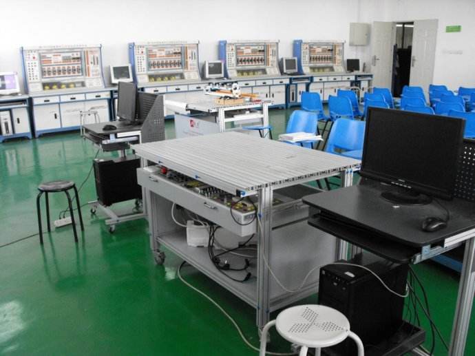 ��(j��)���м����W(xu��)Ժ�C(j��)늹��̌W(xu��)Ժ����ʲô�n����