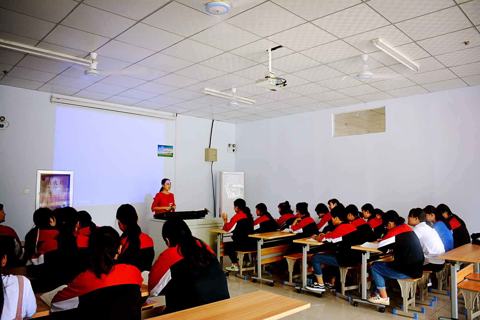 ������Ϣ����Ů��У�^(q��)����̄Ռ��I(y��)��ô����