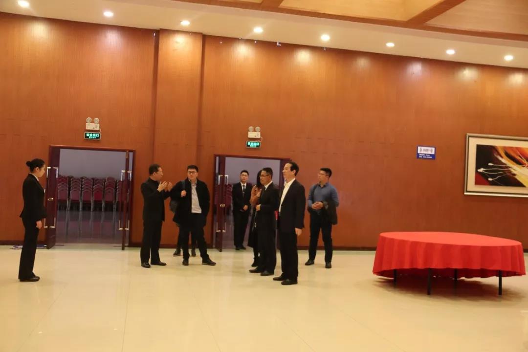 �溣���Ｏ�F(tu��n)�I(l��ng)��(d��o)��ɽ�|�{(l��n)���I(y��)�W(xu��)У���^����