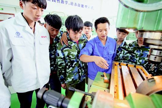 �߽̎���Ƹ�y���̴��L(f��ng)�Εr(sh��)���G��У��