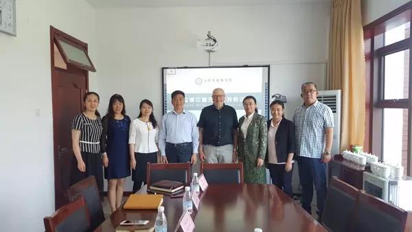 ������ه�{�����������Ͳ��м����W(xu��)Ժ�L���^�̻��