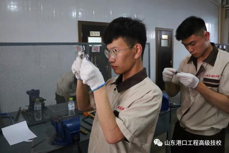 ɽ�|�ۿڹ��̸߼������W(xu��)У�e�k2018��ȌW(xu��)�������M(j��n)��ِ