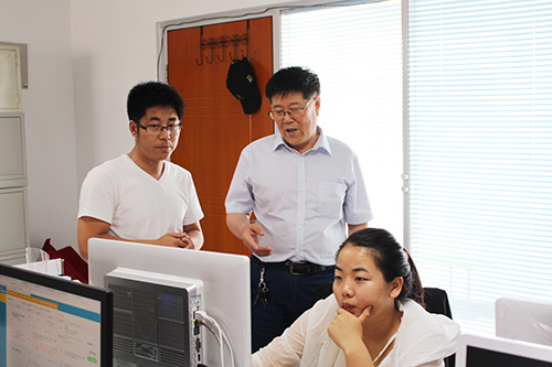 ���u�����I(y��)���g(sh��)�W(xu��)У�TУ�L(zh��ng)һ�����̈́�(chu��ng)Ԫ����