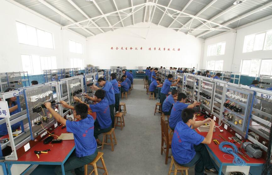 ��Έ�(b��o)��ɽ�|�ۿڹ��̸߼�(j��)�����W(xu��)У������Щ�����l����