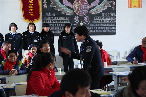 ���f��������ɽ�|�|�I(y��ng)���˾���W(xu��)У¡���e����ĩ���ô��(hu��)�߼��L(zh��ng)��(hu��)