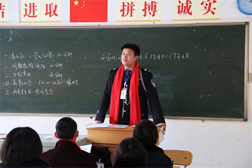 ���f��������ɽ�|�|�I(y��ng)���˾���W(xu��)У¡���e����ĩ���ô��(hu��)�߼��L(zh��ng)��(hu��)