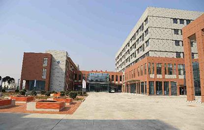 ɽ�|ú̿�l(w��i)���W(xu��)У(li��n)�Ͻ̌W(xu��)���ǲ���һ���ÌW(xu��)У��