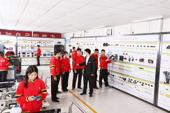 ����������ɽ�|�з�У����