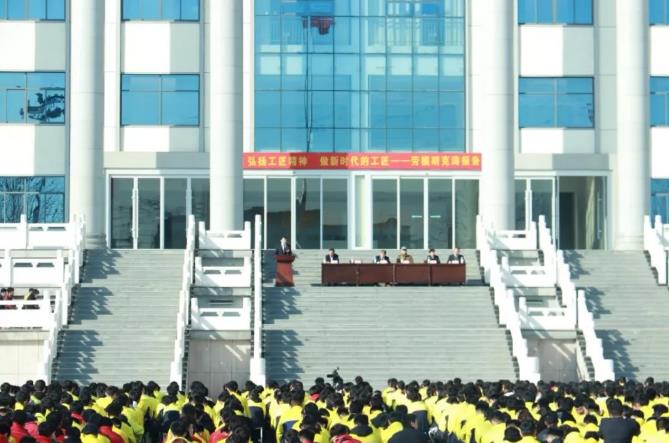 �R������W(xu��)У