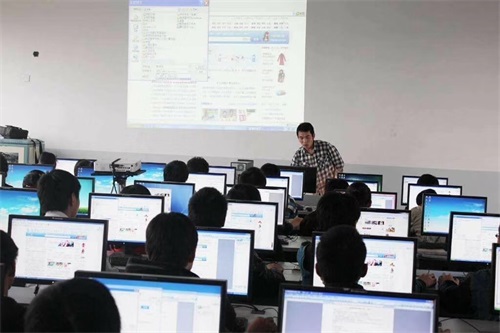 ɽ�|���������W(xu��)У��������ЩҪ��