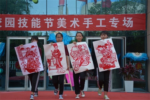 ���ǿƼ����W(xu��)У��ʮ�Čá����˵��_(t��i)���c����չ�������L(zh��ng)����P(y��ng)�ԏ�(qi��ng)���ġ����ܹ�(ji��) 