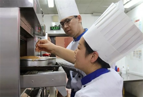 �W(xu��)����Ʒ���� �́�(l��i)ɽ�|�{(l��n)���I(y��)�W(xu��)У��