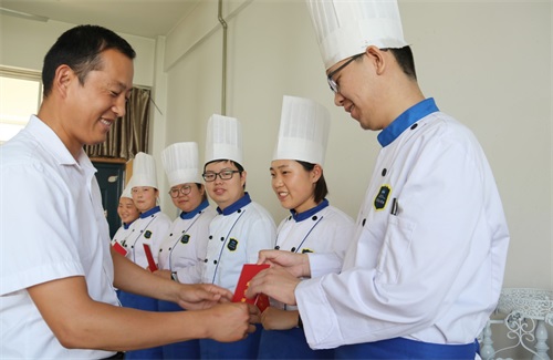 �W(xu��)����Ʒ���� �́�(l��i)ɽ�|�{(l��n)���I(y��)�W(xu��)У��