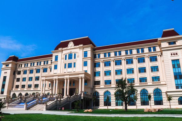 �Ϻ�����������F(tu��n)ɽ�|��Ȫ�W(xu��)Ժ