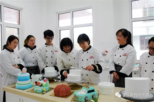 煙臺波絲蒂專業(yè)裱花班 煙臺波絲蒂專業(yè)裱花班