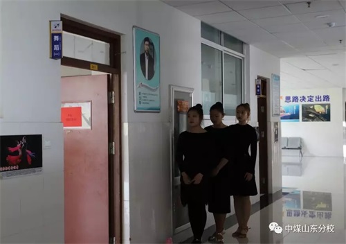 �Ї�ú�V�Ĺ��F(tu��n)ˇ�g(sh��)�W(xu��)Уɽ�|��У�A���Խ̌W(xu��)�ɹ�չʾ