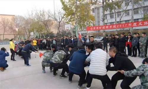 һ����̵Đ��c�̻�������������W(xu��)У������I(y��)�������ÿλ���ӳ��L