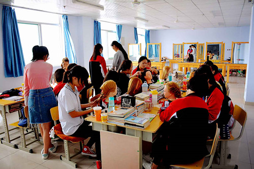 �����ǿƼ����W(xu��)У�ĭh(hu��n)����ô�������Y��ô���� 