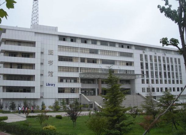 ���u���ǿƼ��W(xu��)Ժ�б��ƌ��I(y��)�����W(xu��)У��ô����