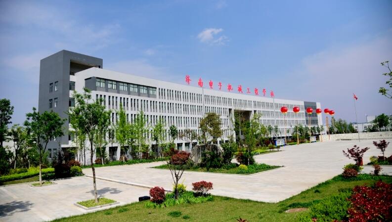 ������әCе���̌W(xu��)У��ô�����ڱ��Æ���