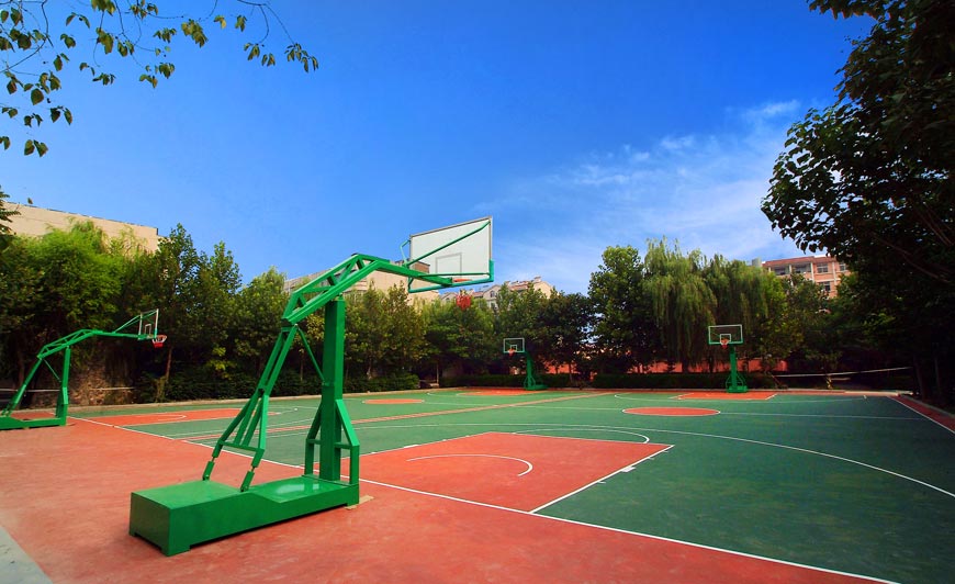 ɽ�|�ļҌW(xu��)У�܌W(xu��)��ý�w���W(xu��)У��ô����