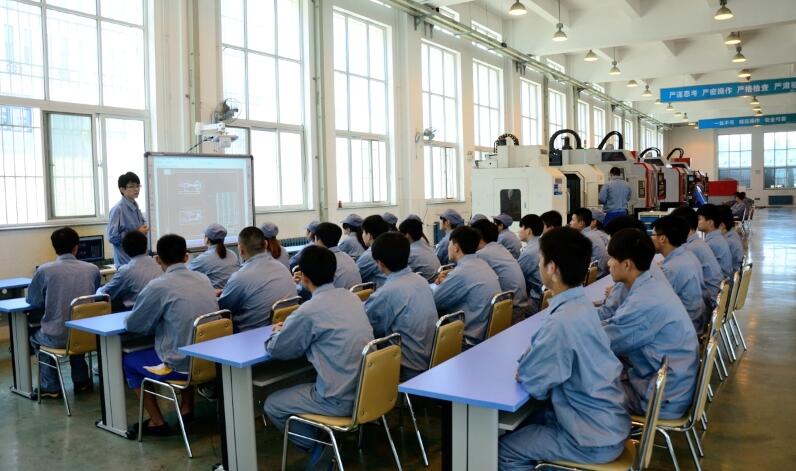 ��(j��)����әC(j��)е���̌W(xu��)У��ô�����W(xu��)У����ʲô��(zhu��n)�I(y��)��