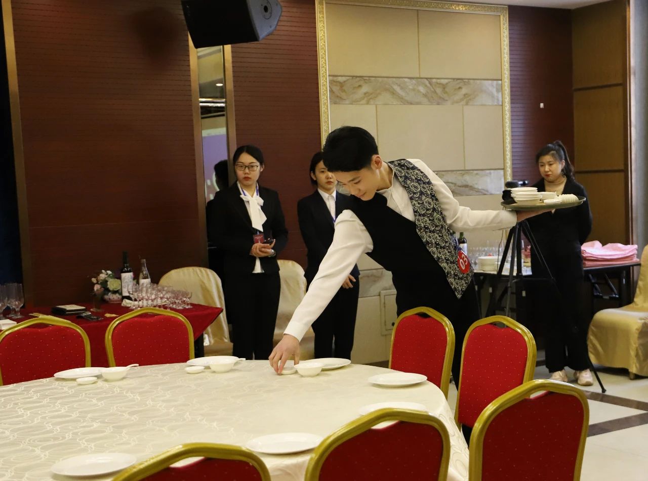 �H���̘I(y��)�W(xu��)У