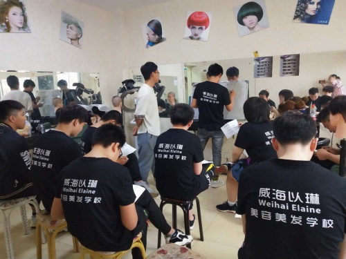 ����Ϣ�����������������l(f��)�W(xu��)У�ֳ��»��(d��ng)����