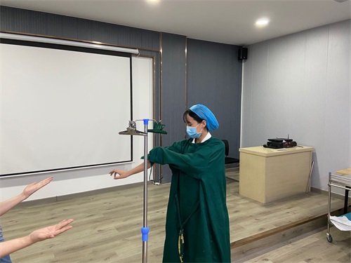 ɽ�|���ڵV�I(y��)���F(tu��n)�߼������W(xu��)У�_չ���ܲ�����ԇ��Ӗ(x��n)���e�O��(y��ng)����