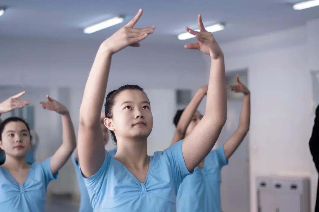 ���ϑ�(y��ng)�ü��g(sh��)�I(y��)�еȌ��I(y��)�W(xu��)У��ĩ��ԇ�_ʼ��