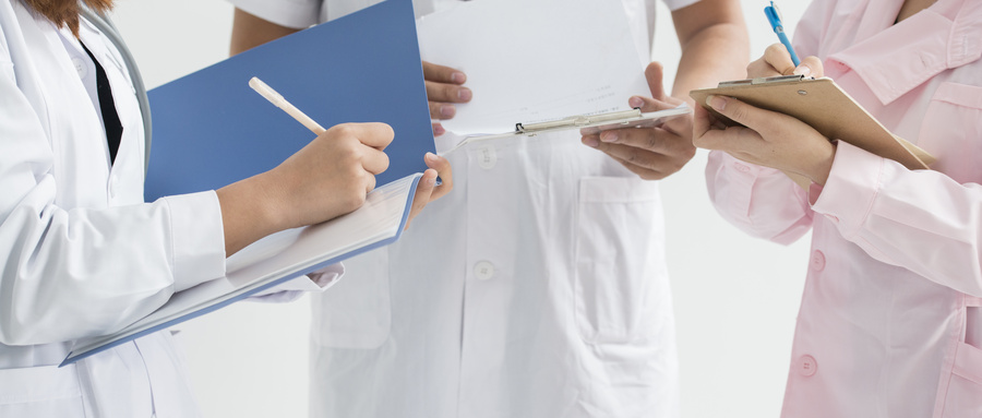 ��һ��(g��)�o(h��)ʿŮ������һ�Nʲô�ӵ��w�(y��n)��