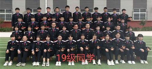 �ĳ��p���I(y��)�еȌ��I(y��)�W(xu��)У����Щ��ɫ��