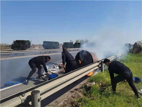 ů�ģ�����·�ϰl(f��)�����(z��i)���|�I���˾���W(xu��)У�h�T�ɲ�����Ԯ����