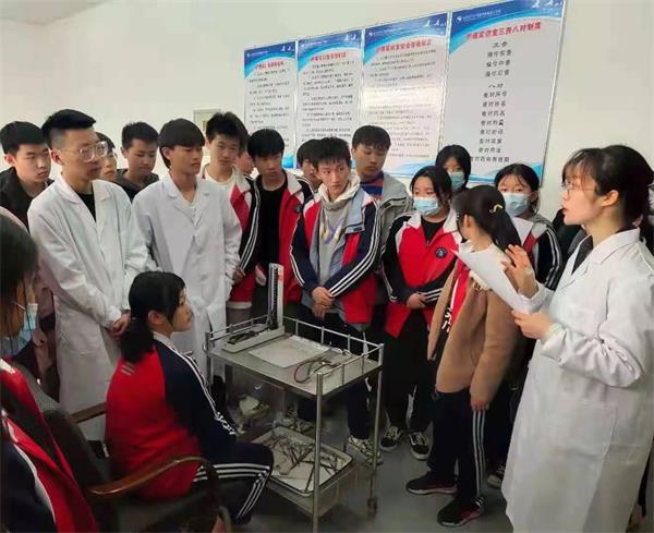 ɽ�|���V�߼�(j��)�����W(xu��)У����(sh��)���n�ǌW(xu��)���ı����n